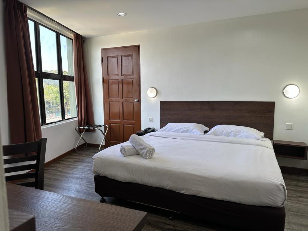 Langkawi Baron Hotel Kuah Ngoại thất bức ảnh